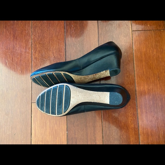 Cole Haan black wedge heels 6.5 - Picture 2 of 2